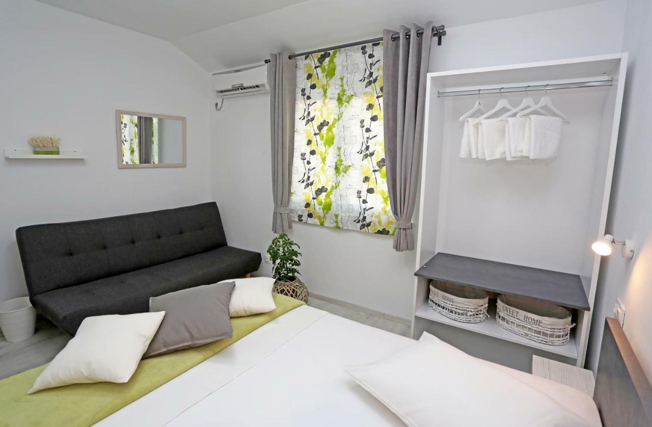 Guesthouse Villa Domenico โลโซวาซ ภายนอก รูปภาพ